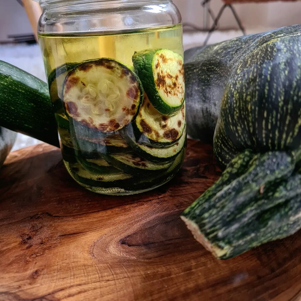Eingelegte Zucchini
